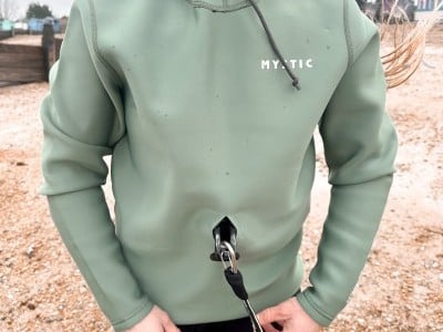 Mystic Haze Hoodie XS 2025 Kitesurfing Review