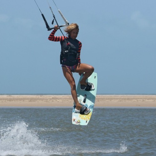 Toeside with a Tweaked Grab Kitesurfing Technique